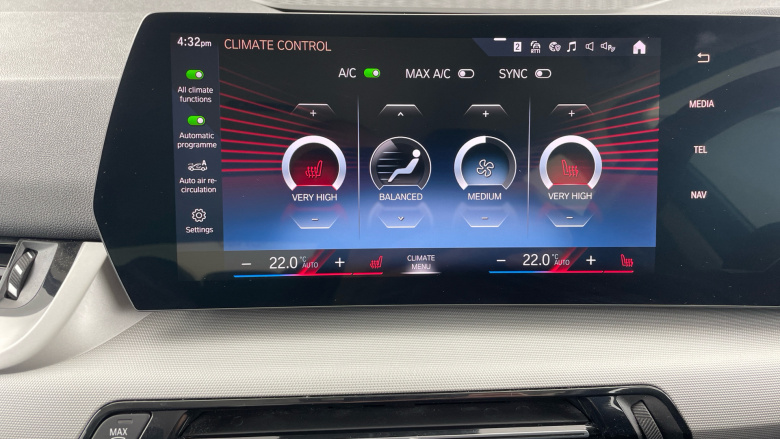 BMW 2 Series 220i MHT Sport 5dr DCT Petrol Hatchback